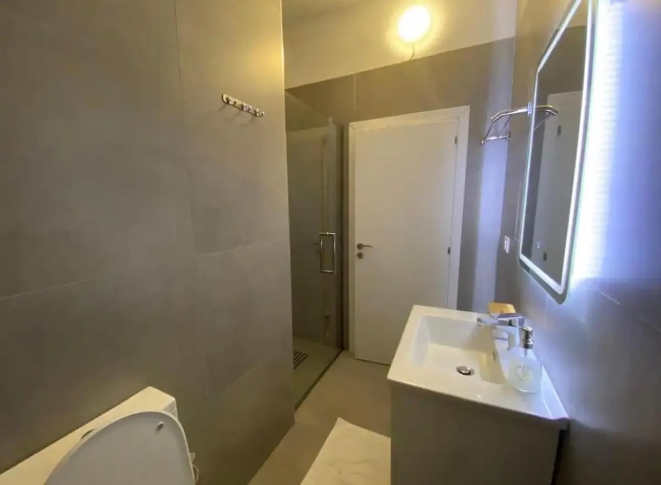Avenue Apartment 05 Tirana