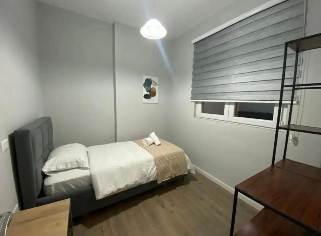 Avenue Apartment 05 Tirana 0*,